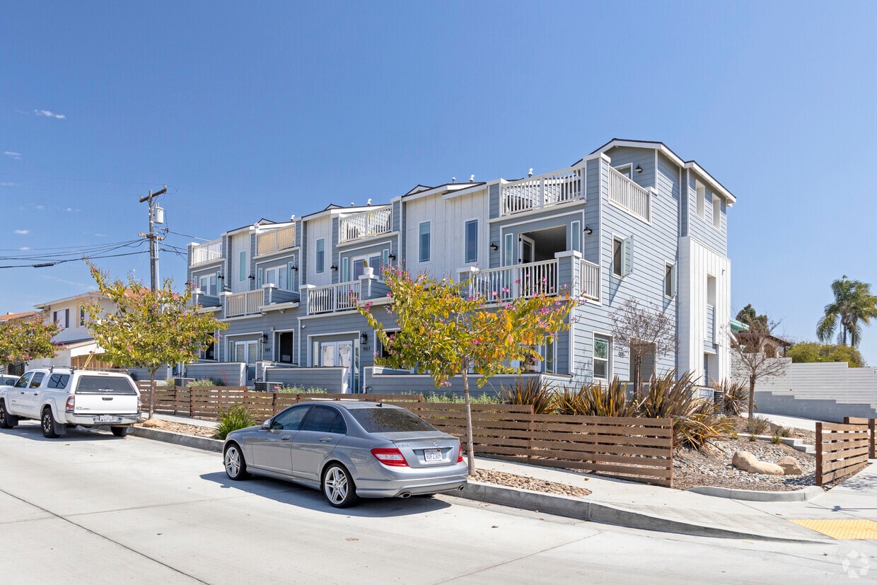 Primary Photo - 27th Street Townhomes