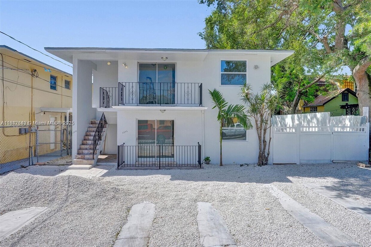 Primary Photo - 3290 NW 4th St
