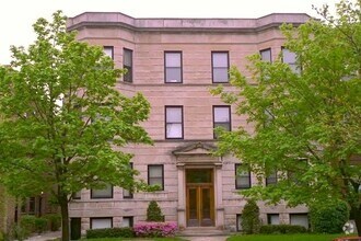 Building Photo - 1443 W Belle Plaine Ave