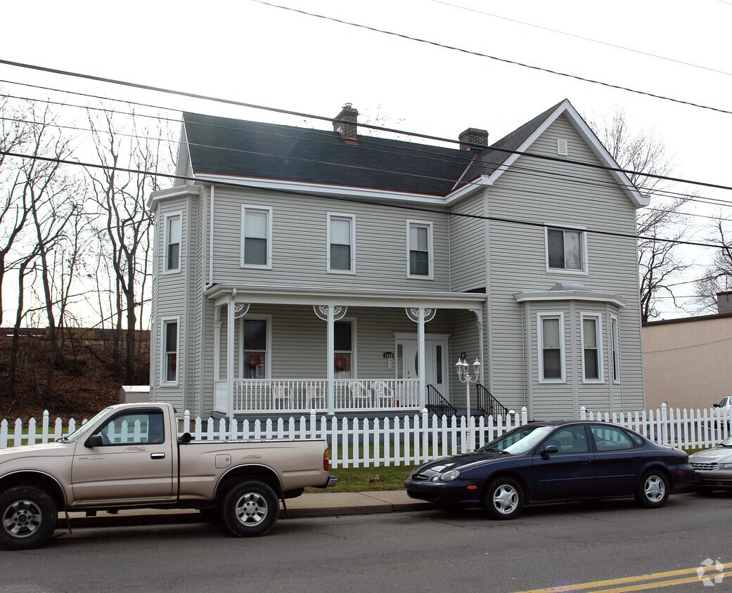 Building Photo - NEW AGE GROUP APARTMENTS