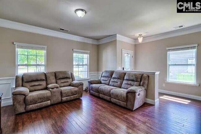Building Photo - 135 Fox Squirrel Cir