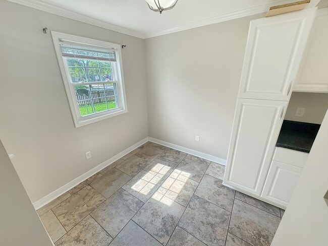 Building Photo - Spacious 3-Bedroom Townhome Minutes from D...