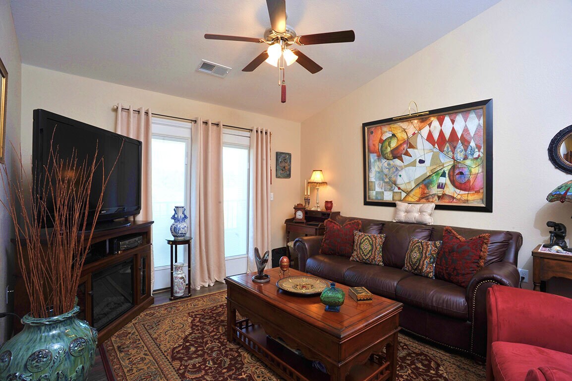 Primary Photo - 108 Shannon Valley Dr