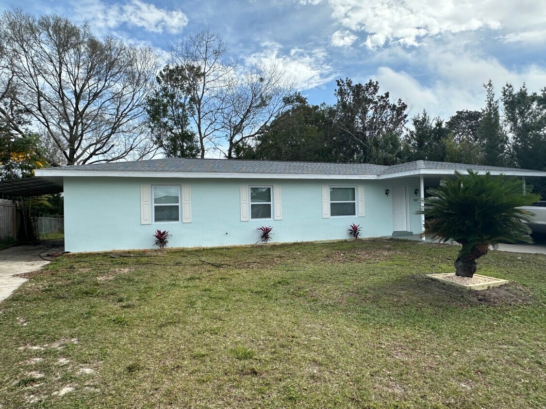 Primary Photo - 9211 N Lennox Ter