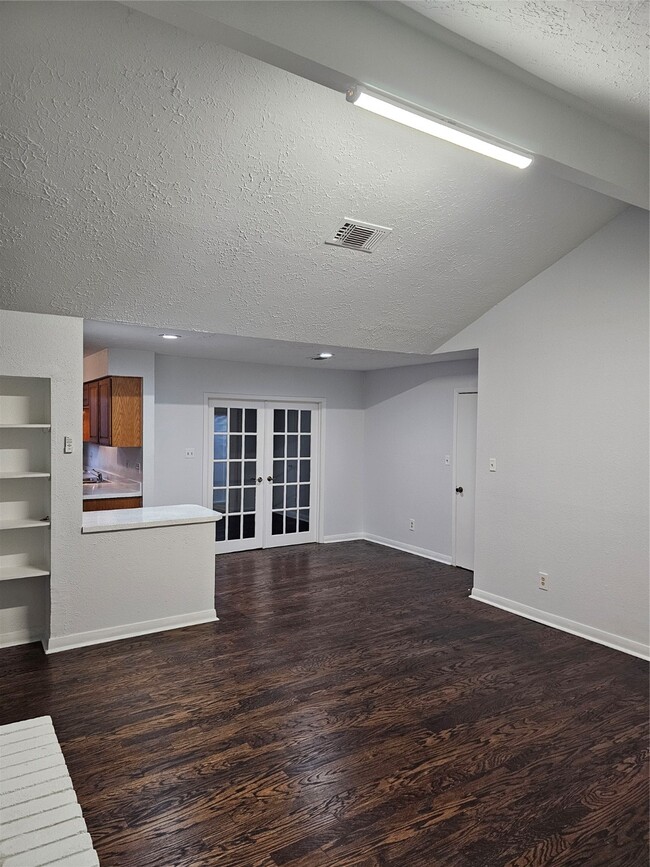 Building Photo - 16038 Glen Mar Dr