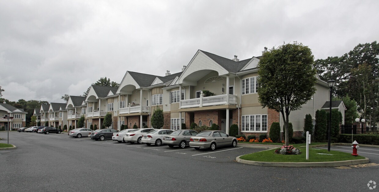 Village Estates Apartments Amityville Ny Apartments Com