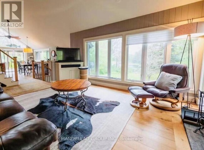 Building Photo - 400 Lakeview Dr
