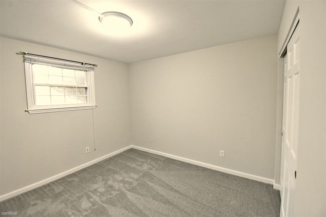 Building Photo - 9760 Bunker Hill Ln