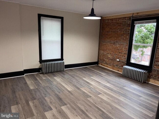 Foto del edificio - 121 E Washington St