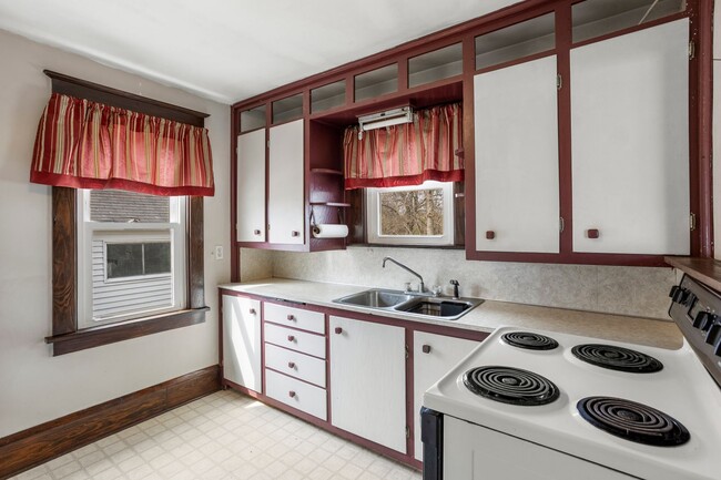 Building Photo - 4 Bedroom House in Kimberly