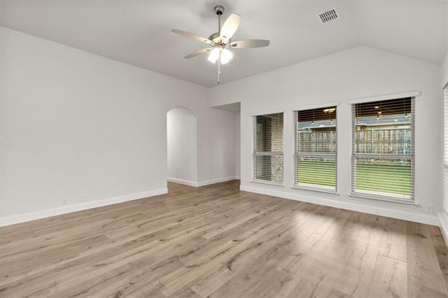 Building Photo - 613 Sedona St