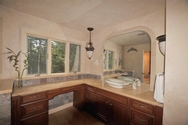 Foto del edificio - 5 Bunker Dr