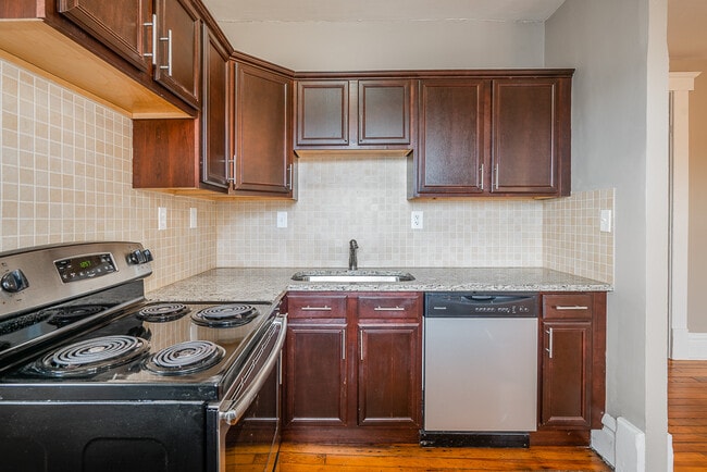 Building Photo - 617 Dennison Ave