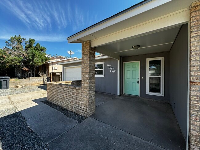 Building Photo - 488 Stallion Rd SE
