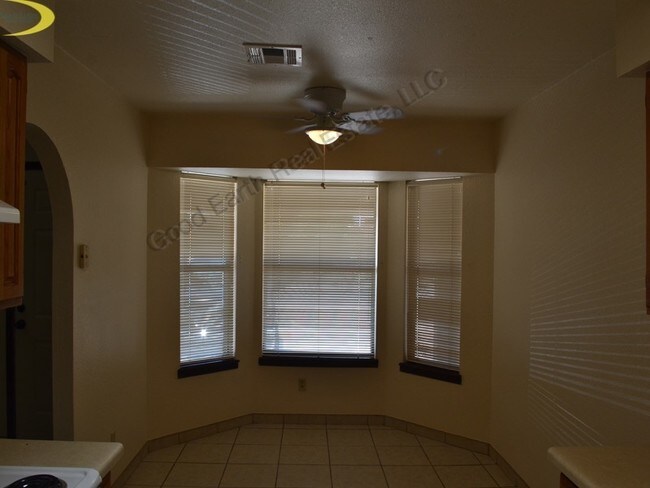 Building Photo - 1130 Bleimeyer Rd