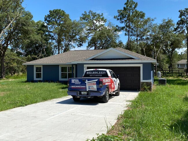 Foto del edificio - Custom Home - Desirable SE Ocala Neighborhood 3/2/2 **Won't Last**