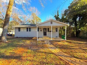 Building Photo - 2719 Thornton Rd