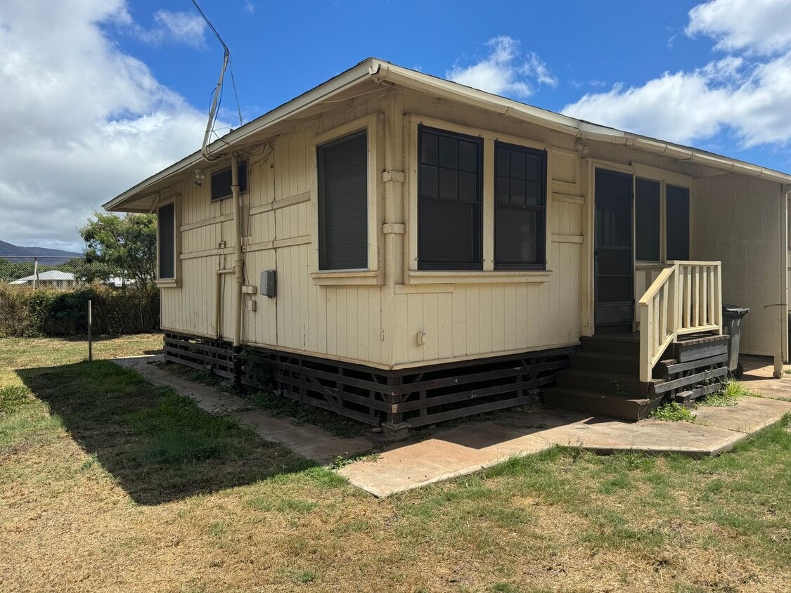 Primary Photo - Available Now : Newly Renovated 2/1 attach...