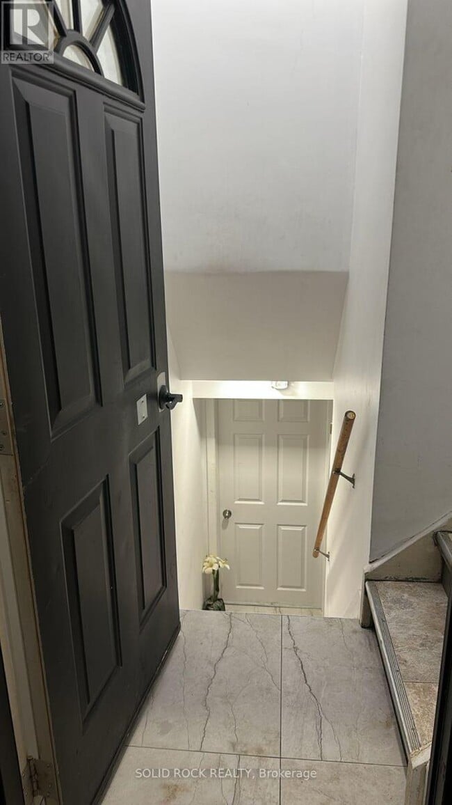 Building Photo - 1678 Fisher Ave