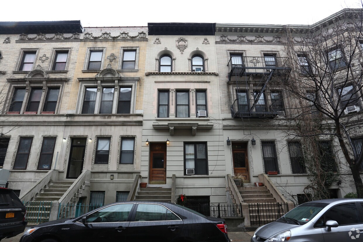 Building Photo - 552 W 150th St