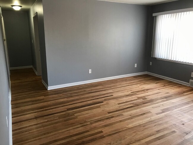 Living Room - 2595 Auburn Rd