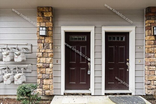 Building Photo - Stylish 2 Bedroom Condo with Attached Gara...