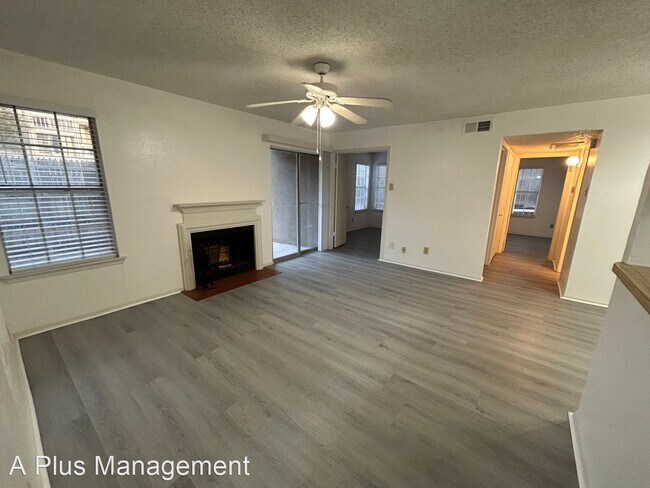 Foto del edificio - 2 br, 1 bath House - 5300 Keller Spring Rd...