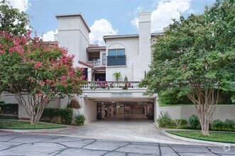 Building Photo - 3702 Holland Ave