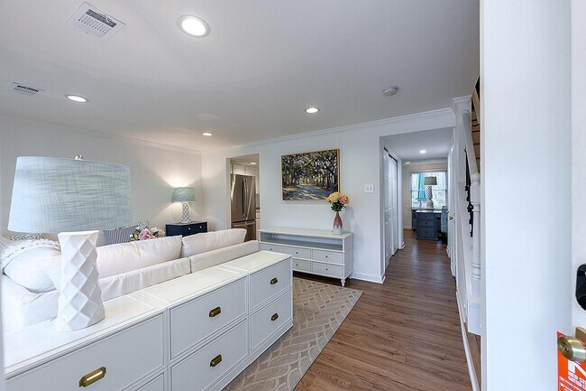 Foto del edificio - 1579 Poplar Grove Dr