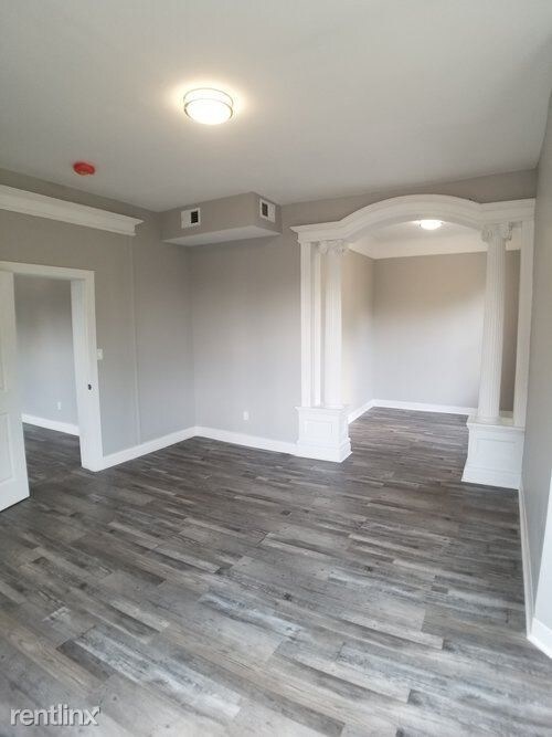 Building Photo - 3 br, 1 bath  - 869 S 15th St Apt 2