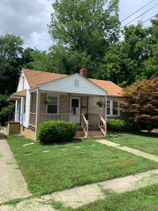 Primary Photo - 308 Village Dr