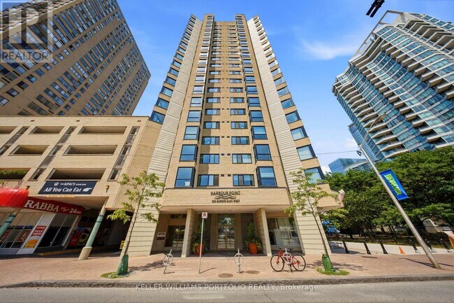 Photo du bâtiment - 250 Queens Quay W