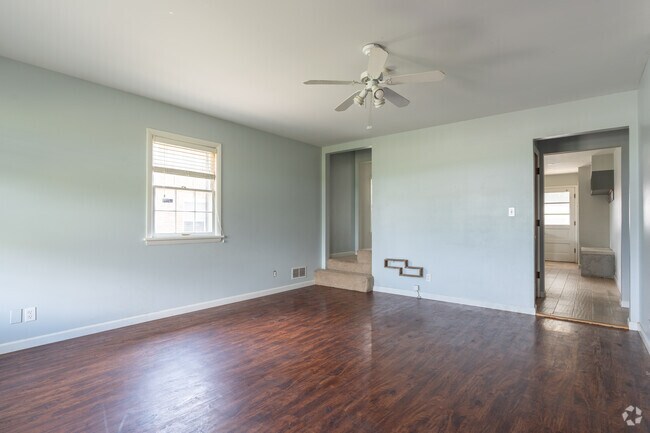 3 habitaciones, 2,5 baños - Comedor - 3010 Taylorsville Rd