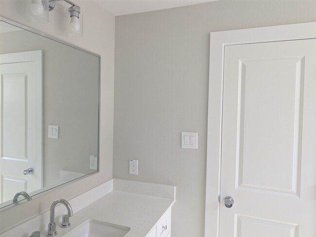 Foto del edificio - 8316 Curry Rd