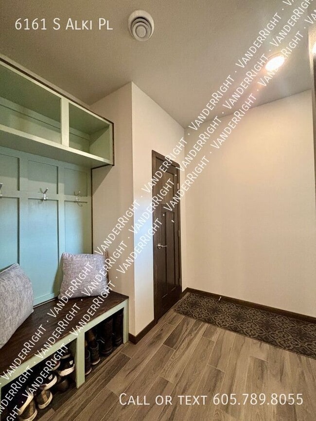 Foto del edificio - 6161 S Alki Pl