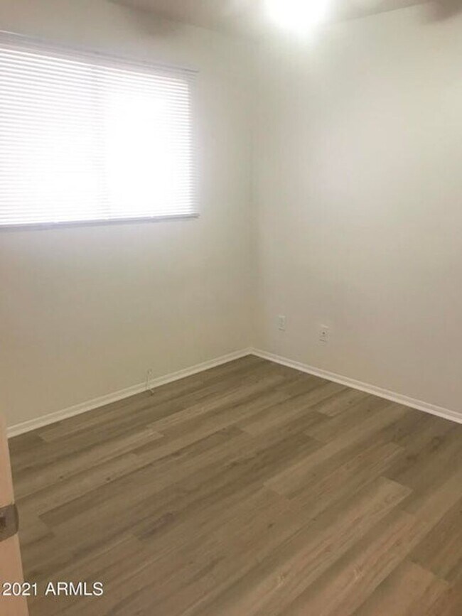 Foto del edificio - 4 Bed 2 Bath