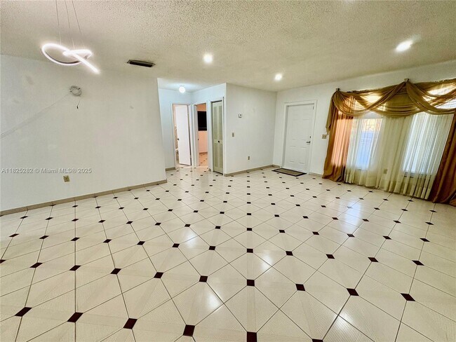 Foto del edificio - 936 SW 68th Ave