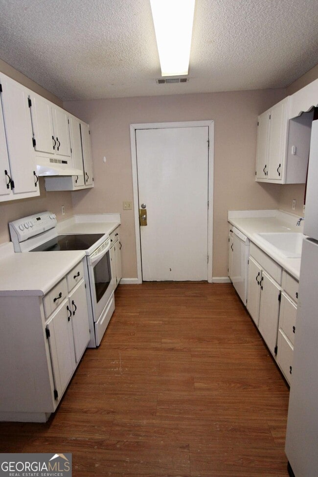 Building Photo - 105 Driftwood Ct