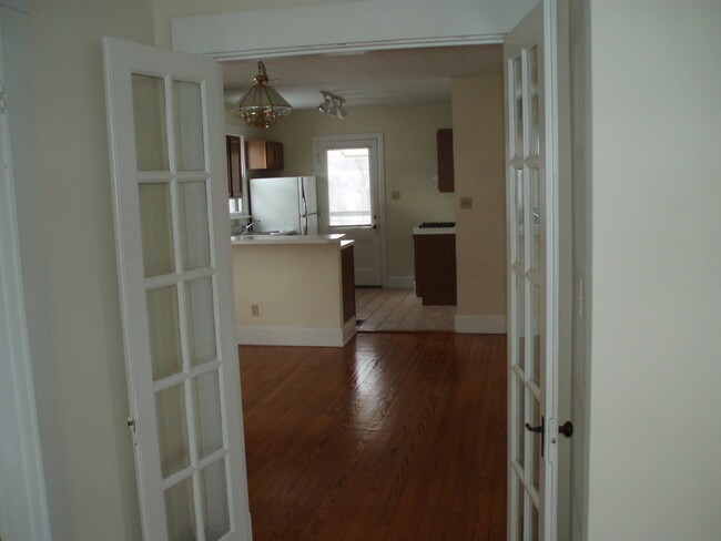 Building Photo - 523 Missouri Ave