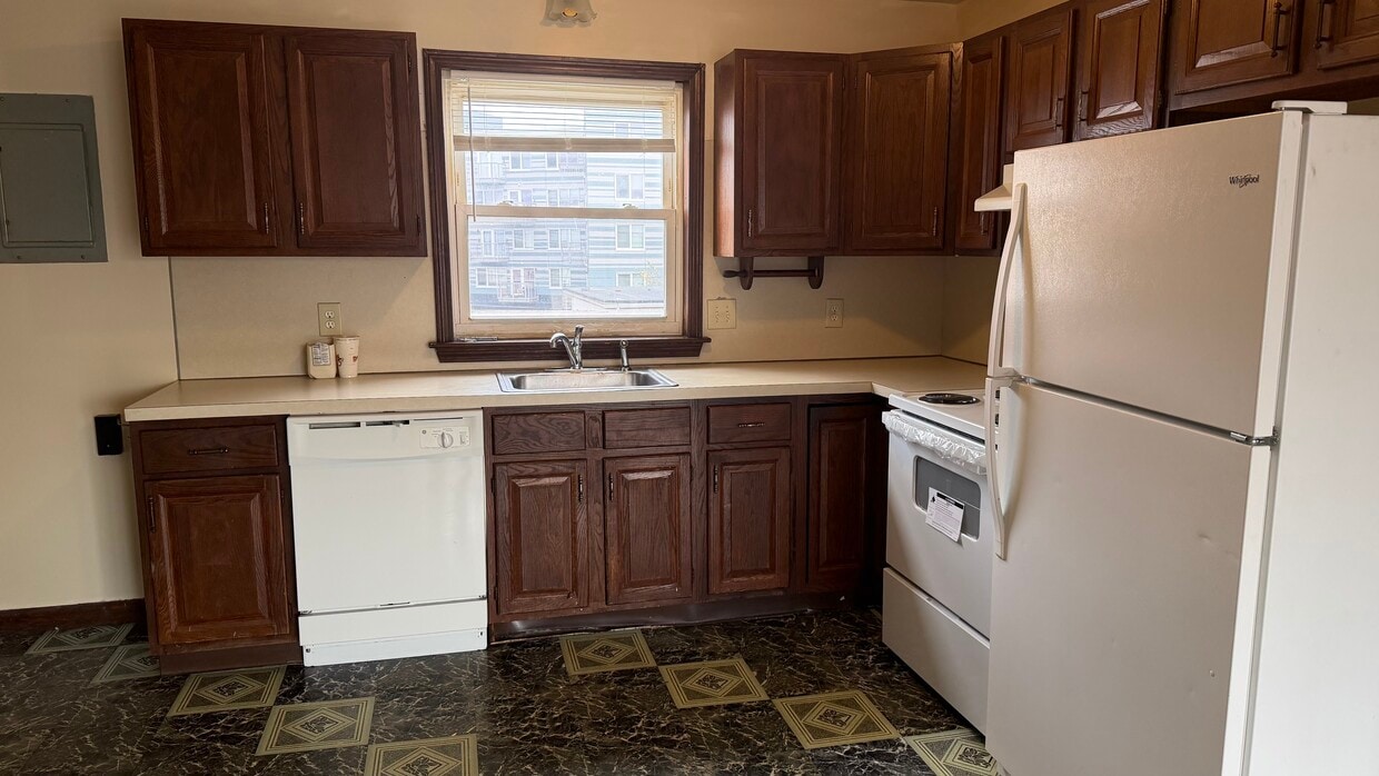 Foto principal - 541 Revere St