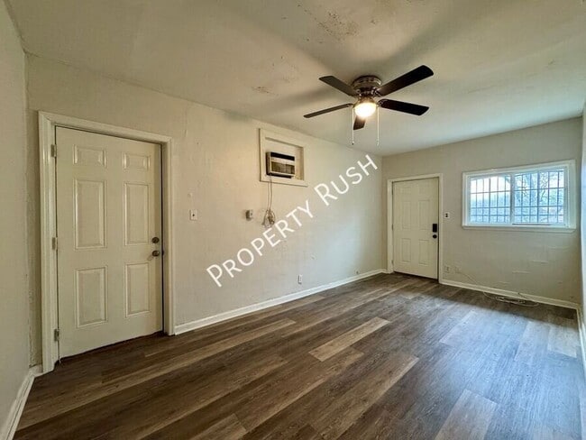 Building Photo - 3603 Dorris St