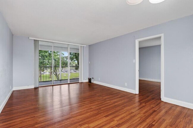Foto del edificio - 3341 NW 47th Terrace