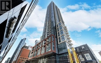 Building Photo - 108 Peter St
