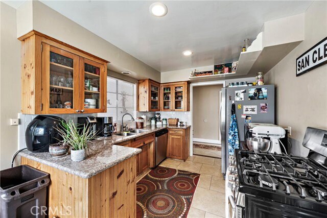 Building Photo - 303 Cazador Ln