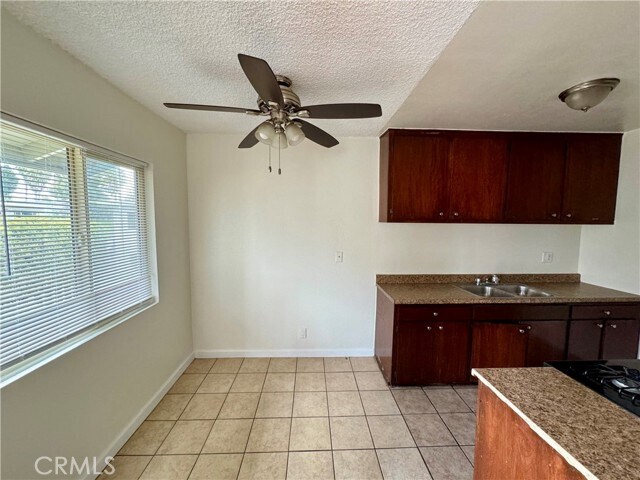 Foto del edificio - 510 E Pleasant St