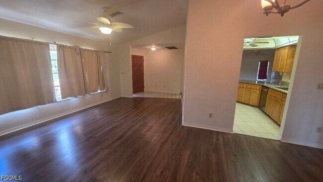 Building Photo - 137 Dania Cir