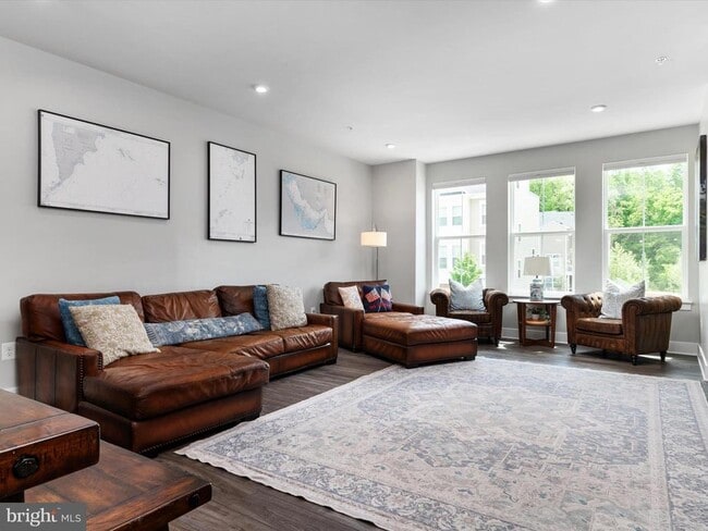 Building Photo - 2552 Buckthorn Dr