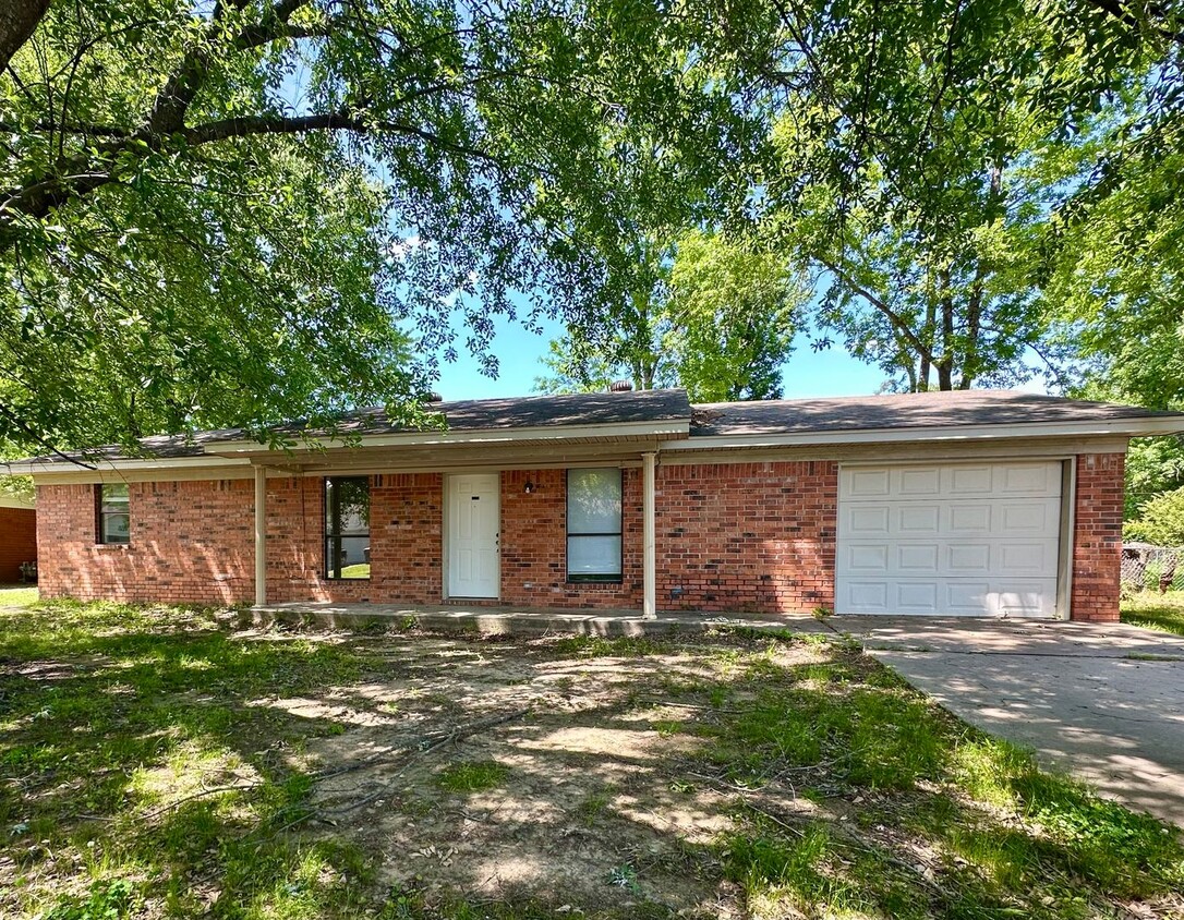 Primary Photo - Introducing a charming 3-bedroom, 1.5 bath...