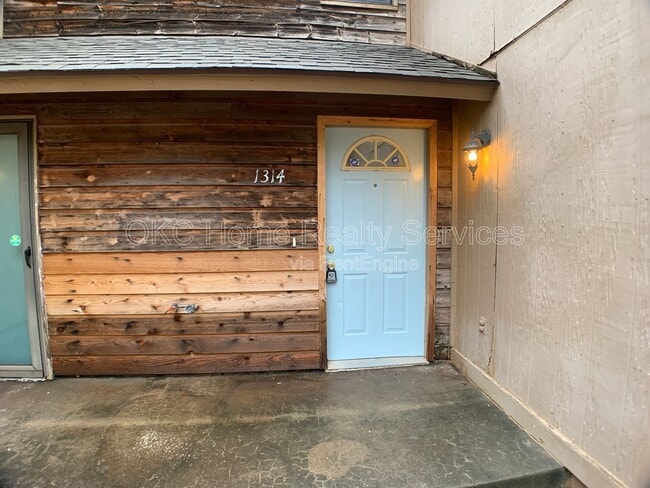 Foto del edificio - 1314 Pennington Ave