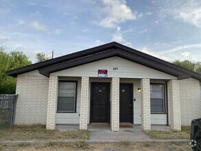 Building Photo - 217 Fletcher Dr